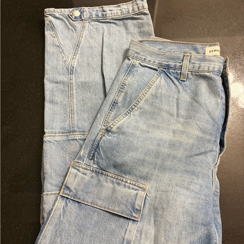 THE 9Os MILLIE HI-RISE CARGO - Denim Forum - Size 30 - Aritzia - Picture 3 of 4